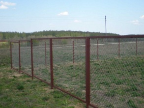 Забор из сетки рабицы в натяг секционный 12 метров фото в Михнево